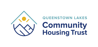 Qtwn Lakes Com housing